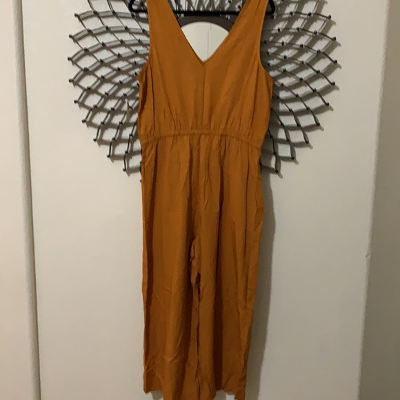 Old Navy jumpsuit/ romper , NWT, Sz L, mustard - Picture 5 of 5